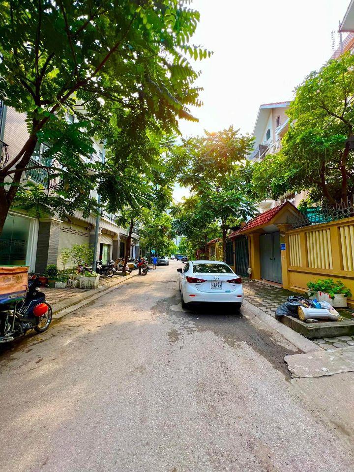 Biệt Thự KĐT Nam Thắng 135m2*4 2 Thoáng Vỉa Hè Mặt Tiền 7m Kinh Doanh Giá 23.9 tỷ Lh 0824564222.