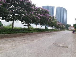 Bán đất Phú Thượng,Tây Hồ,lô góc, ô tô 7 chỗ vào nhà,đất vuông vắn