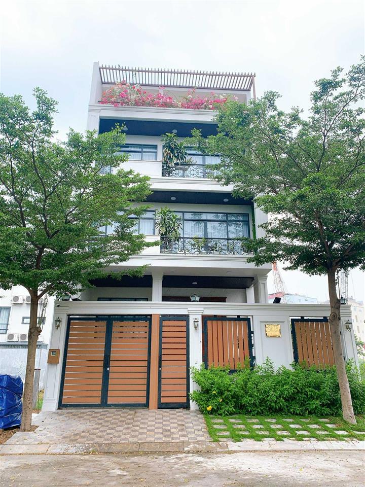 Sang nhượng everrich 3 cam đoan giá tốt 8x18m giá 25 tỷ mr châu 0933 492 ***