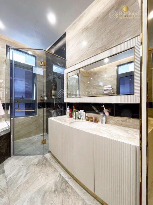 Tôi là chính chủ cần tiền bán gấp căn nhà phố him lam 5x20m, full nội thất, có thang máy giá 25 tỷ