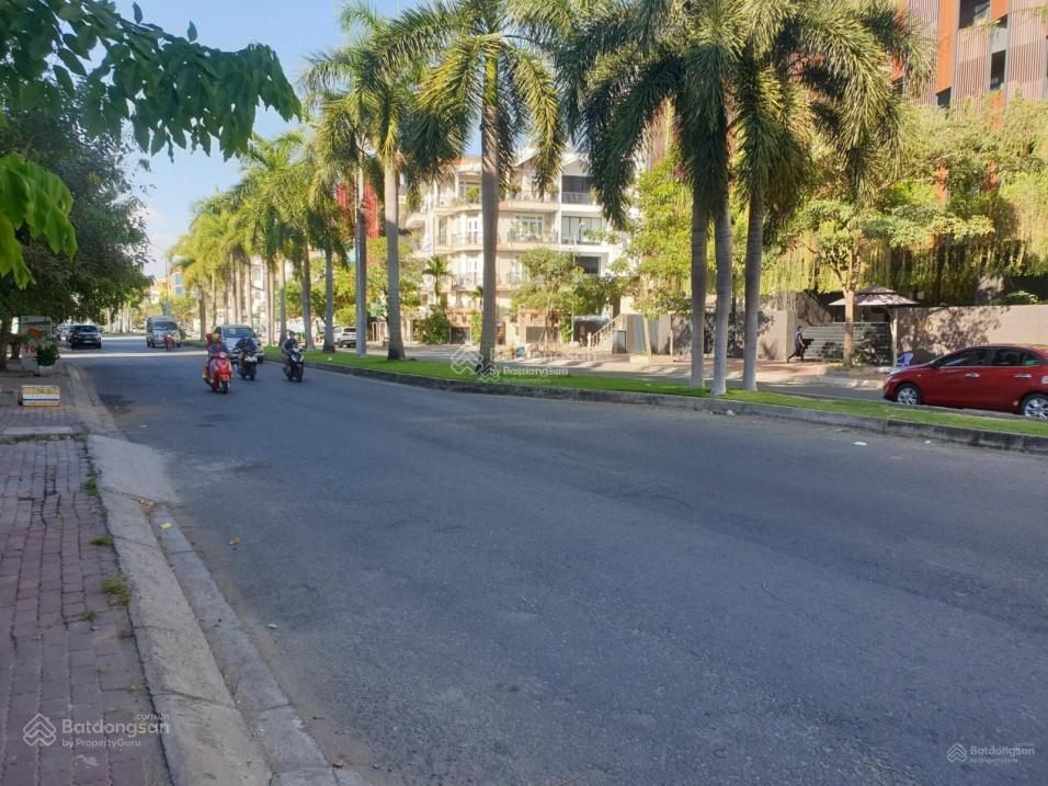 Tôi là chính chủ cần tiền bán gấp căn nhà phố him lam 5x20m, full nội thất, có thang máy giá 25 tỷ