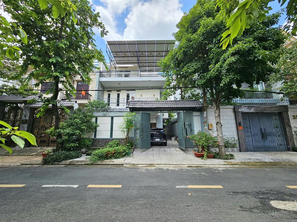 Bán biệt thự kdc trung sơn 12,5x20m, 1 trệt 2 lầu, nhà đẹp có thang máy giá 36tỷ  0937 777 ***