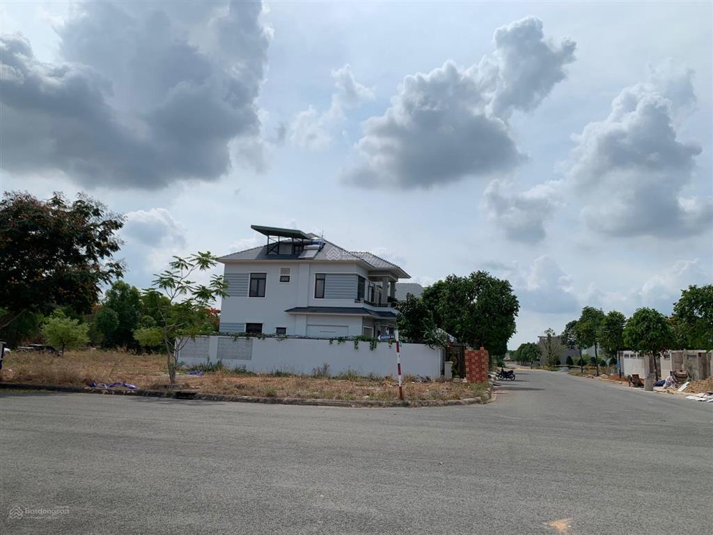Chủ cần tiền mua nhà sài gòn nên bán nhanh biệt thự 300m2 kđt bình nguyên