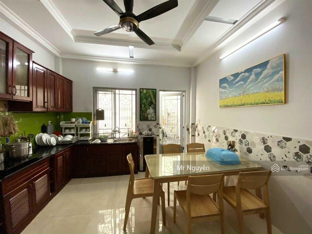 Cần tiền bán gấp nhà phố đường lớn 14m  full nội thất khu nam long phú thuận quận 7, giá 11.5 tỷ