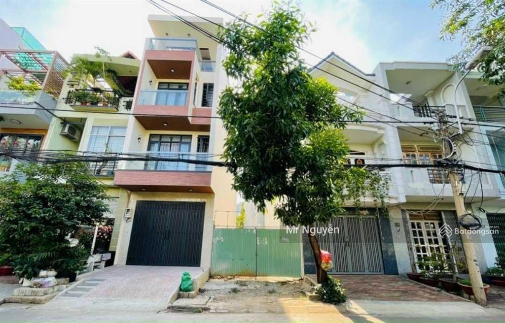 Cần tiền bán gấp nhà phố đường lớn 14m  full nội thất khu nam long phú thuận quận 7, giá 11.5 tỷ