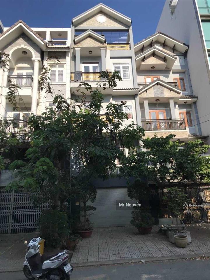 Cần tiền bán gấp nhà phố đường lớn 14m  full nội thất khu nam long phú thuận quận 7, giá 11.5 tỷ