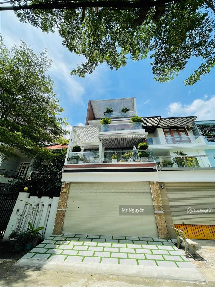 Cần tiền bán gấp nhà phố đường lớn 14m  full nội thất khu nam long phú thuận quận 7, giá 11.5 tỷ