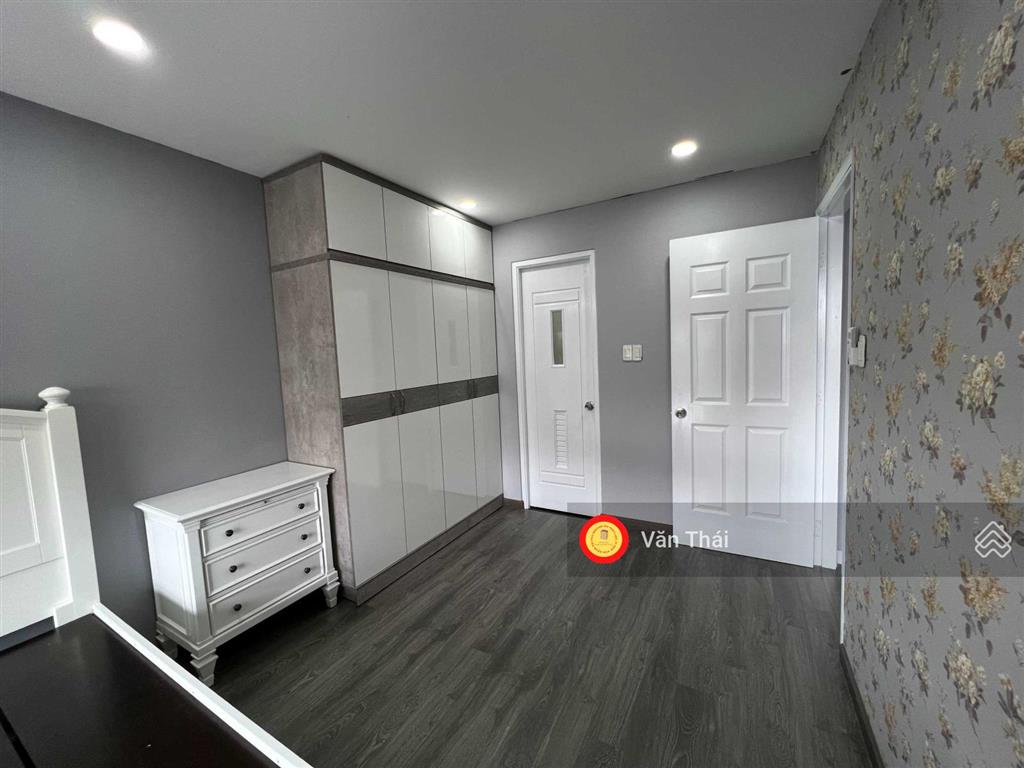 Cần bán gấp căn hộ saigon asiana. 67m2,2pn bán 3.4tỷ/92m2,3pn giá 4.8tỷ. 0933 033 ***. thái. view đẹp