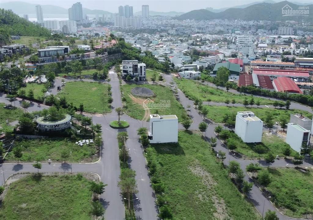 Hoàng phú nha trang lô góc 132m2 26tr/m2  0901 282 ***