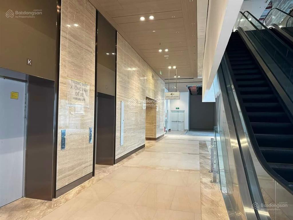 Căn góc 180m2  cần bán căn 4 ngủ đẹp vip dự án lancaster lumianire sổ đỏ lâu dài, 2 slot ô tô