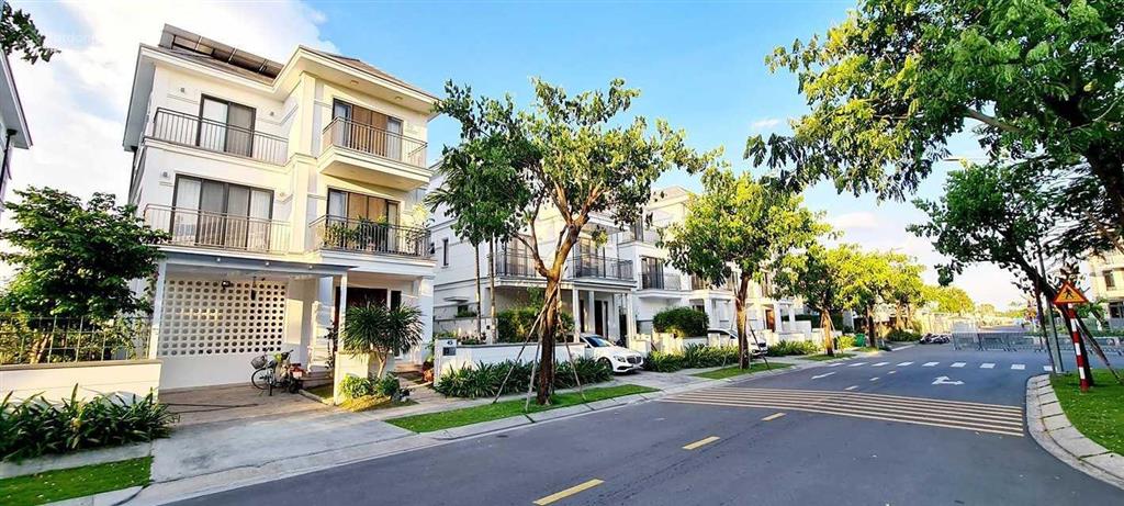 Cần bán nhanh căn biệt thự nine south 7x20m, 17 tỷ.  0989 866 *** tuyền