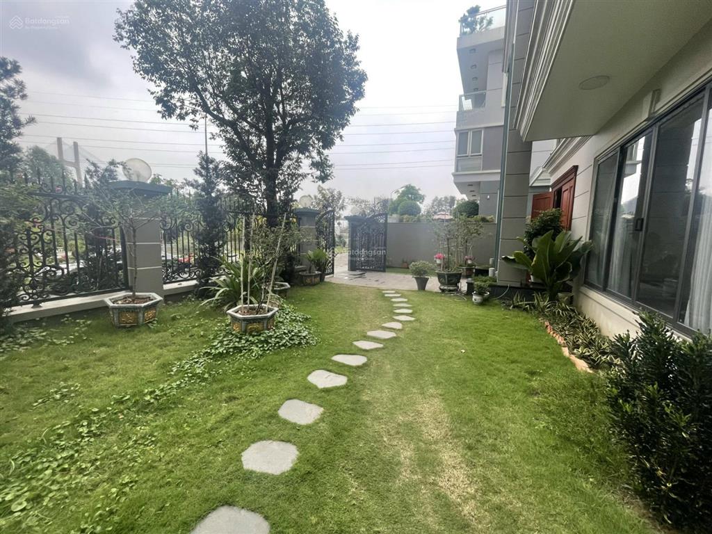 Biệt thự nam phú gần trường qt emasi 12x24m 288m2 giá 35 tỷ tl.  0989 866 *** tuyền