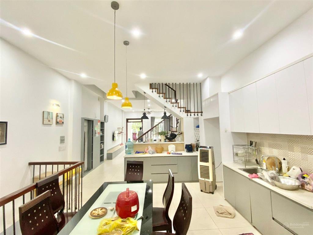 Cho thuê nhà phố cityland cạnh emart