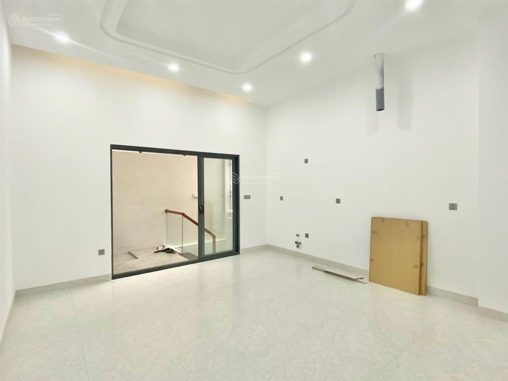 Nhà cityland có thang máy mới keng (5x20m  1 hầm  4 lầu)