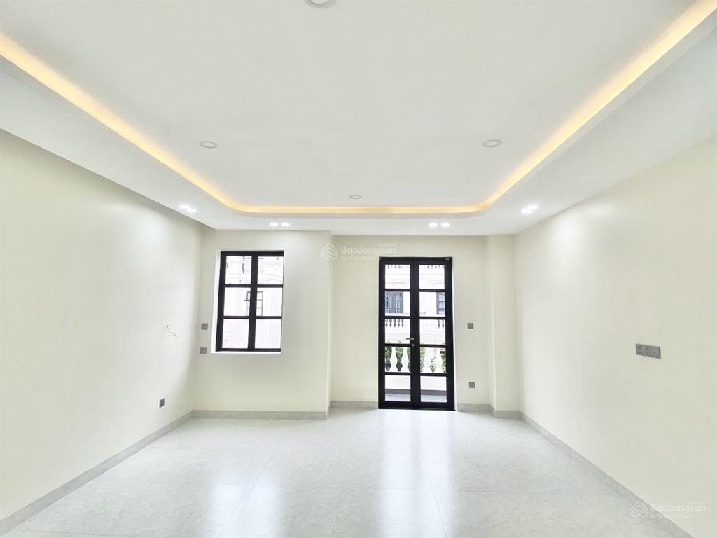 Nhà cityland có thang máy mới keng (5x20m  1 hầm  4 lầu)