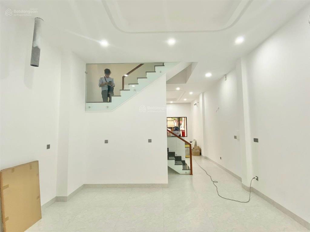 Nhà cityland có thang máy mới keng (5x20m  1 hầm  4 lầu)