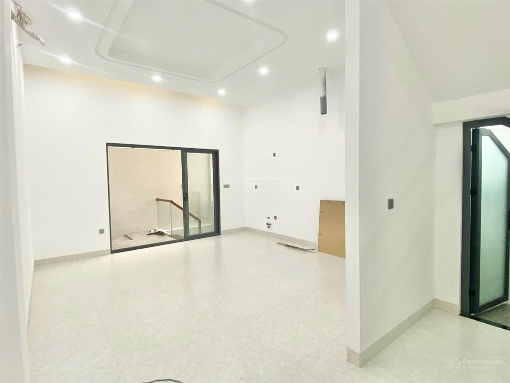 Nhà cityland có thang máy mới keng (5x20m  1 hầm  4 lầu)