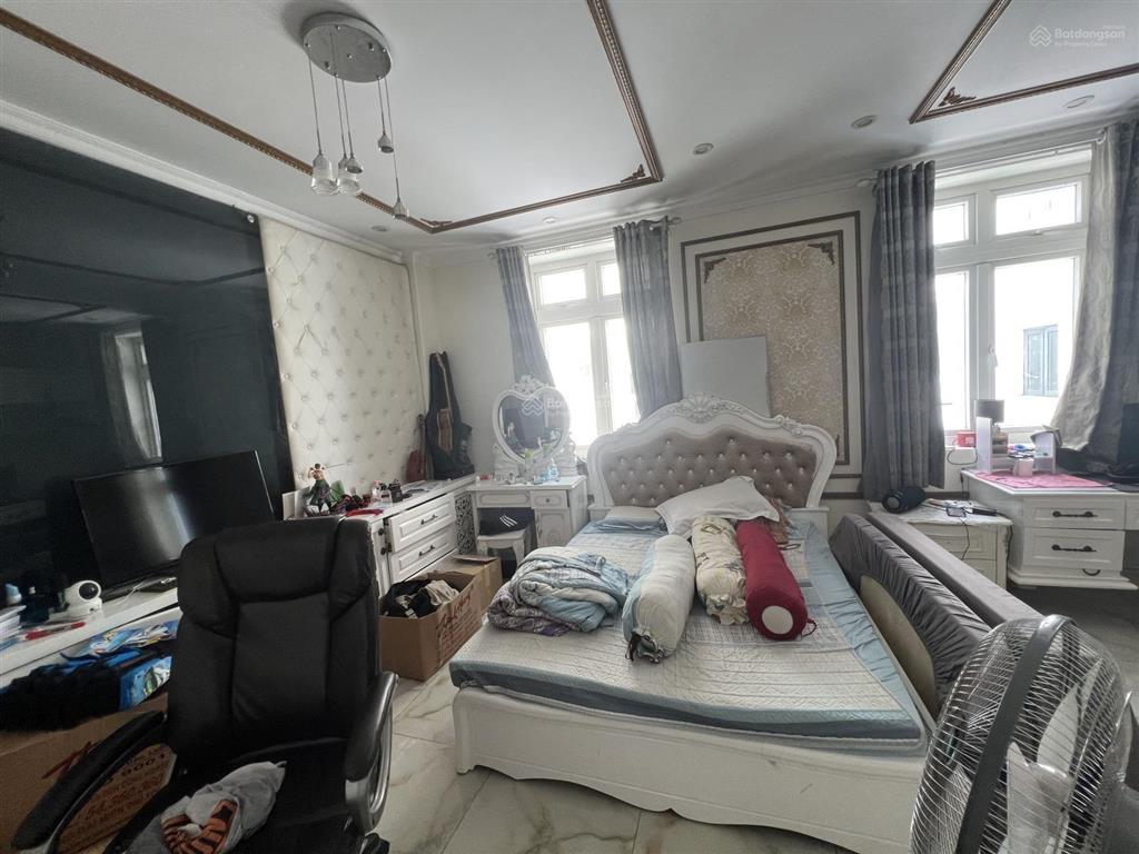 Biệt thự khu cityland garden hills cạnh siêu thị emart. giá 40 tr  45 tr/tháng. gọi thanh nagoya