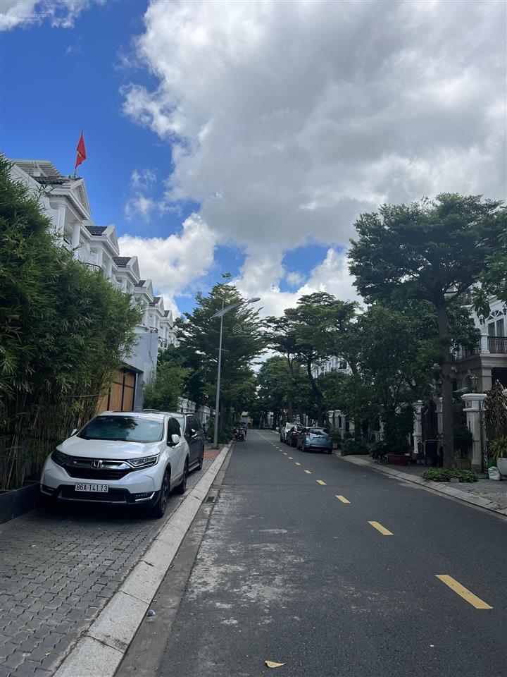 Biệt thự khu cityland garden hills cạnh siêu thị emart. giá 40 tr  45 tr/tháng. gọi thanh nagoya