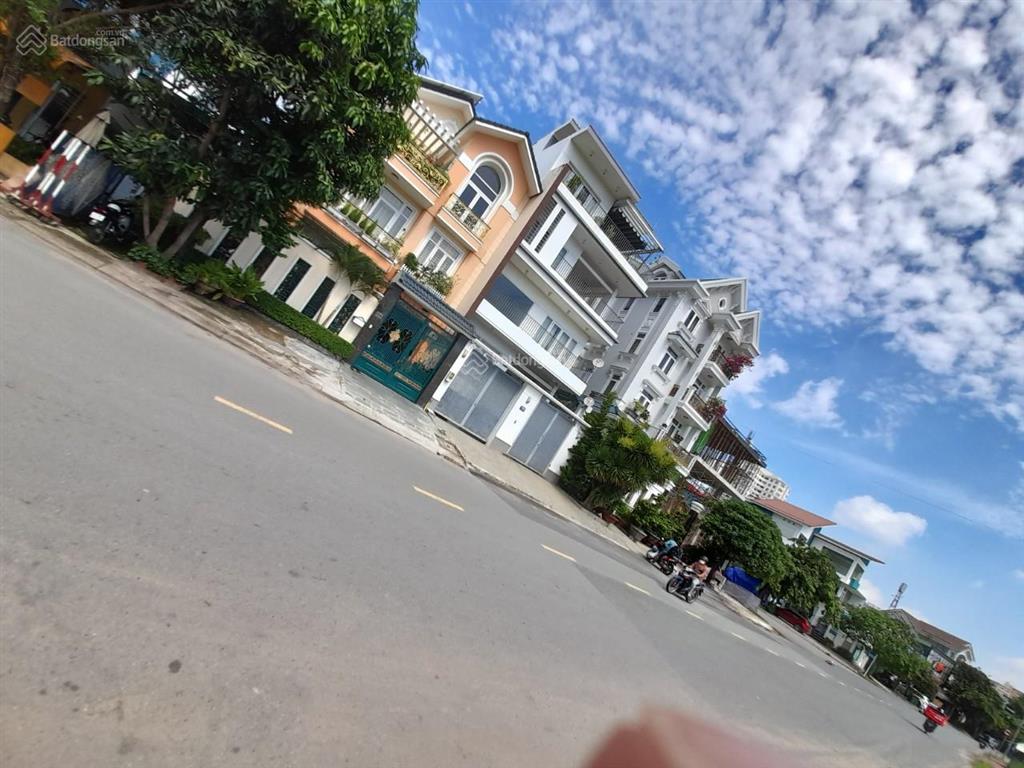 Chính chủ bán nhà 138  mt cao đức lân, q2  dt 10x20m, hầm 4 tầng, giá 55 tỷ