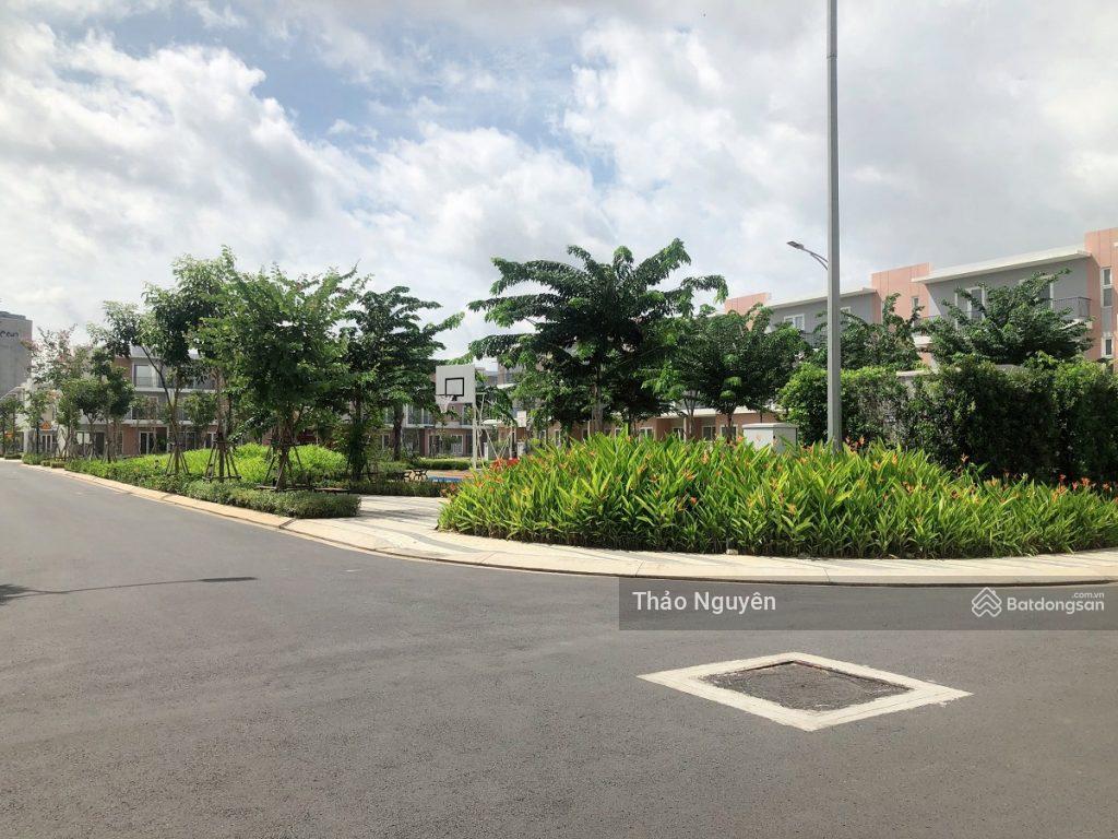 Chính chủ kẹt tiền ngân hàng bán gấp shophouse trục chính 8.x tỷ chốt nhanh, 0979 940 ***