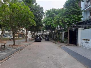 Bán biệt thự sài đồng, long biên. dt 140m2. mặt tiền 8m. view vườn hoa