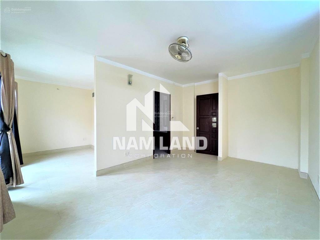Cho thuê biệt thự 5 phòng 345m2 gara 3 tầng để ở văn phòng công ty hướng tây tứ trạch ngay trần não