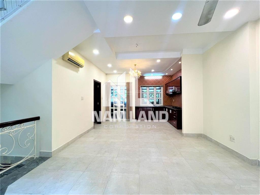 Cho thuê biệt thự 5 phòng 345m2 gara 3 tầng để ở văn phòng công ty hướng tây tứ trạch ngay trần não