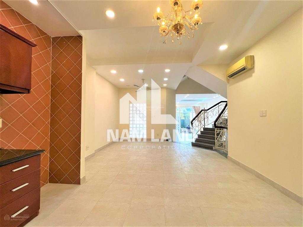 Cho thuê biệt thự 5 phòng 345m2 gara 3 tầng để ở văn phòng công ty hướng tây tứ trạch ngay trần não