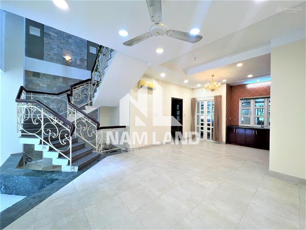 Cho thuê biệt thự 5 phòng 345m2 gara 3 tầng để ở văn phòng công ty hướng tây tứ trạch ngay trần não