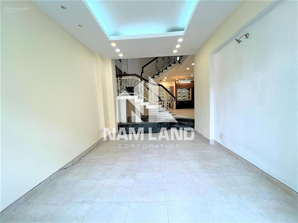 Cho thuê biệt thự 5 phòng 345m2 gara 3 tầng để ở văn phòng công ty hướng tây tứ trạch ngay trần não
