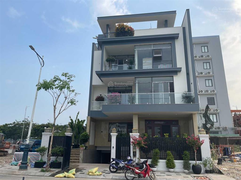 Bán bt góc 2mt 11x20m (207,5m2) giá 90 tỷ tl full nội thất đảo kim cương  mystery q2  0948 888 ***