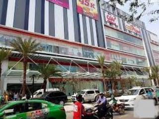 Cho thuê mặt tiền 359  361 sư vạn hạnh kế bên vạn hạnh mall.  0901 383 *** chị dung