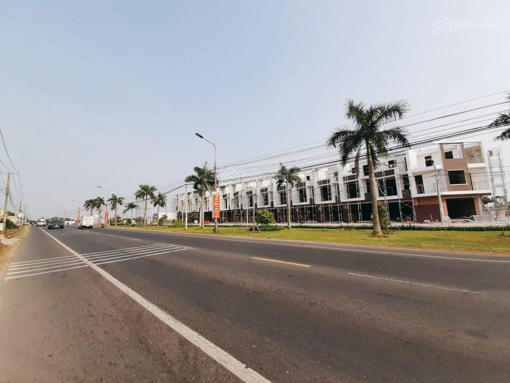 Bán 2 lô đất ngay chợ lộc an khu tái định cư sân bay đường 769. 0966 167 ***