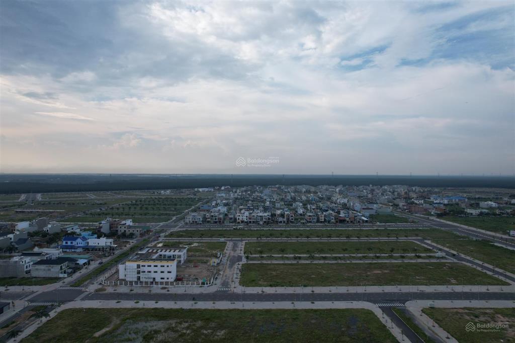 Bán shophouse stc long thành trục đường 32, dt 120m2, trục chính đường tdc giai đoạn 1. 0966 167 ***