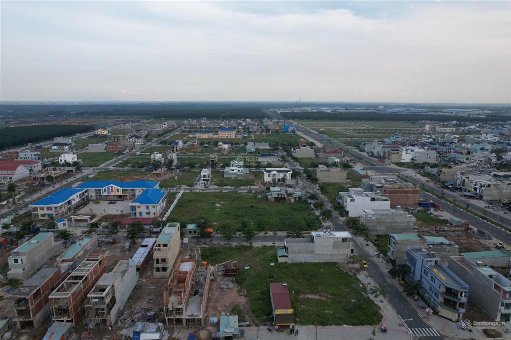 Bán shophouse stc long thành trục đường 32, dt 120m2, trục chính đường tdc giai đoạn 1. 0966 167 ***