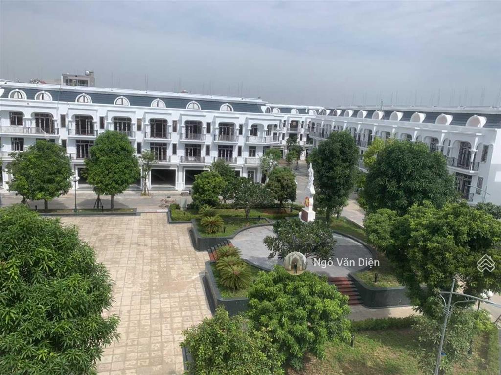 Bán gấp căn liền kề view quảng trường cực vip giá rẻ nhất dự án calyx residence 319 uy nỗ, đông anh