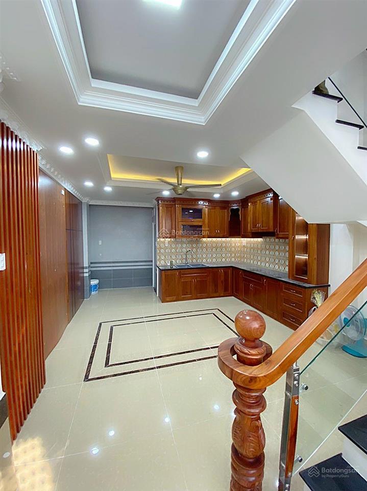 Hàng thơm  mặt tiền đg số 20  hbc dt 4x17m+ lửng+4 tầng  kế bên tttm gigamall