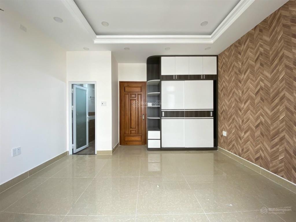 Hàng thơm  mặt tiền đg số 20  hbc dt 4x17m+ lửng+4 tầng  kế bên tttm gigamall