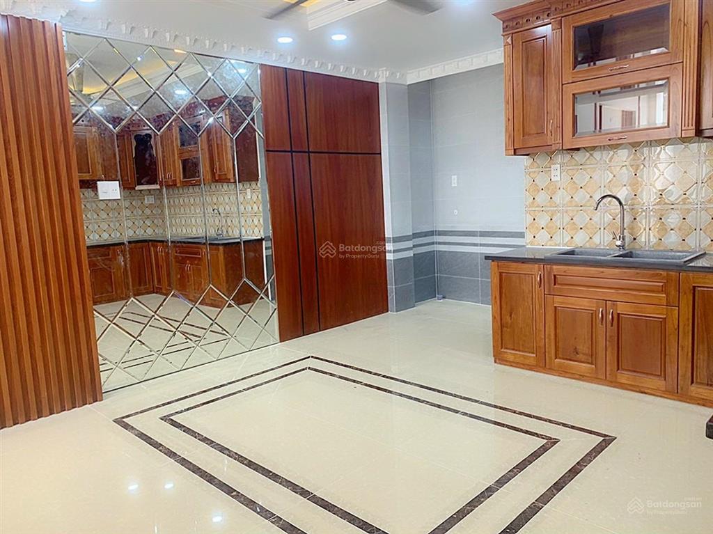 Hàng thơm  mặt tiền đg số 20  hbc dt 4x17m+ lửng+4 tầng  kế bên tttm gigamall