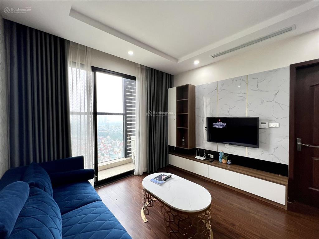 Căn cho thuê căn hộ 3 phòng ngủ cơ bản  full đồ roman plaza.  bql tòa nhà 0836 586 ***