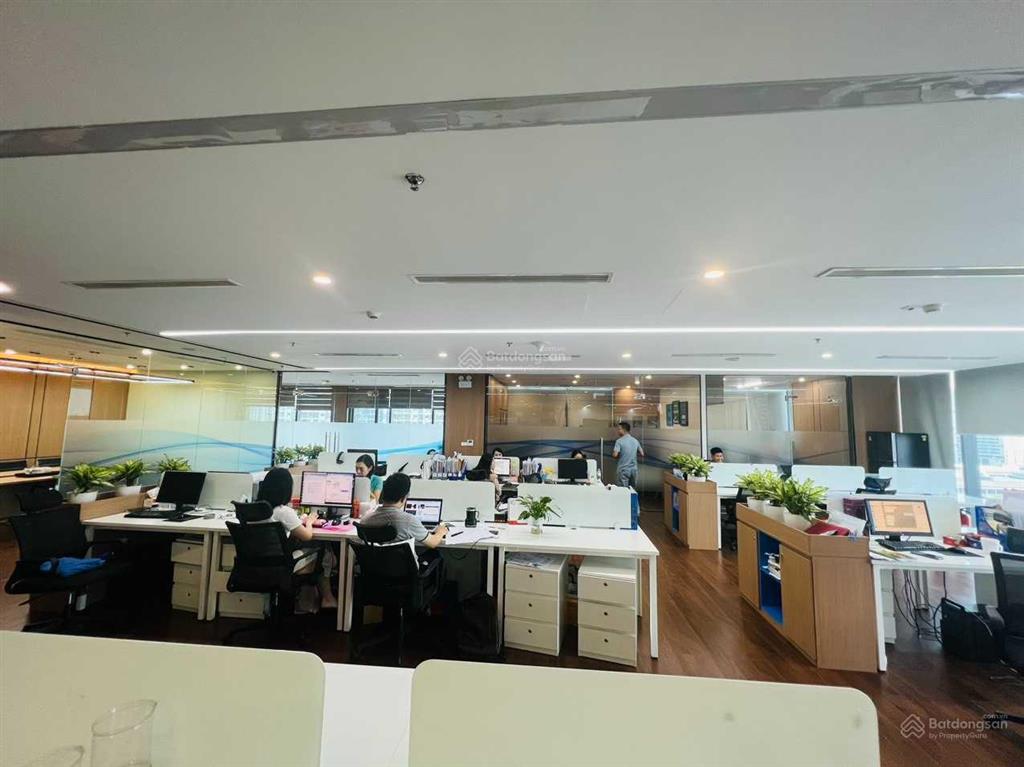 Cho thuê vp 250m2 full nội thất tòa golden land 275 nguyễn trãi, giá 287 nghìn/m2/tháng