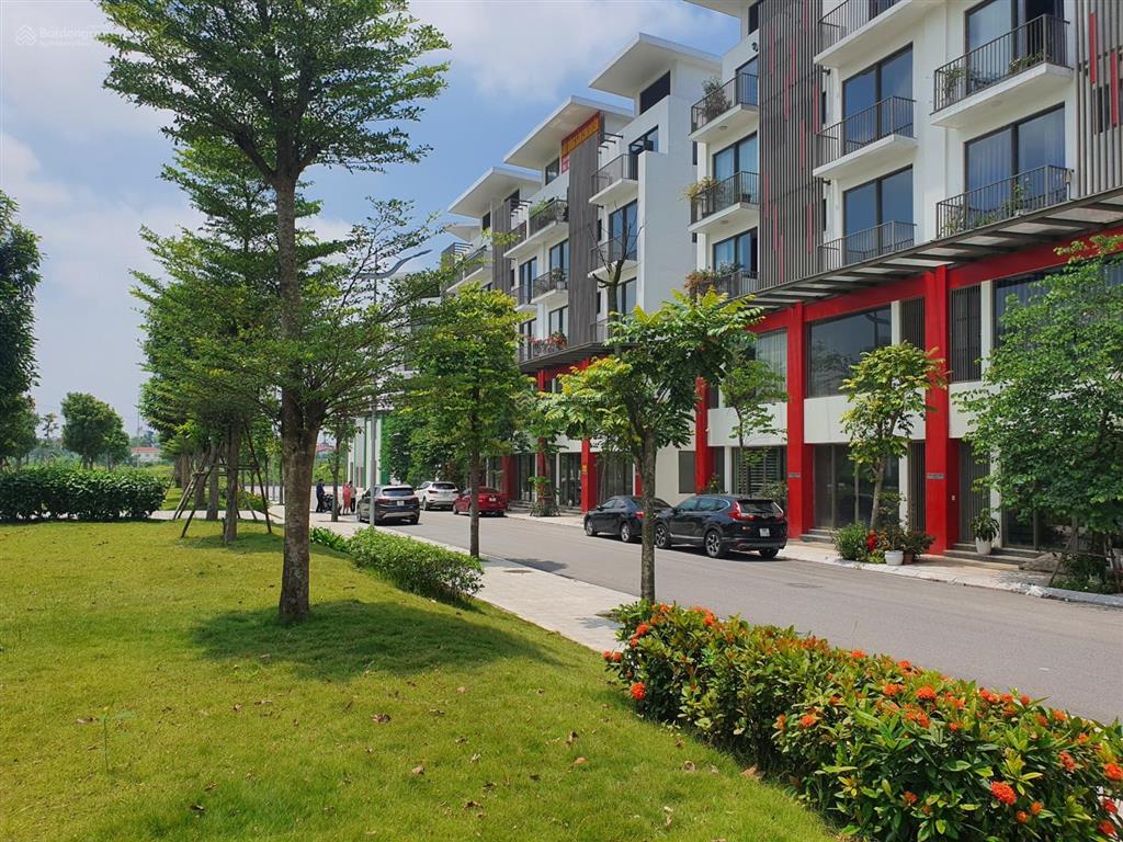 Bán gấp nhà phố khai sơn 120m2, view hồ điều hòa 7ha, hướng tây nam, mt 7m.  0989 386 ***