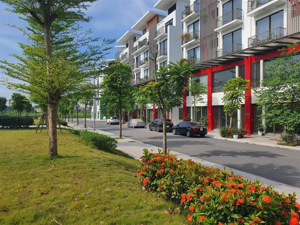 Cho thuê nhà phố khai sơn 220m2, mặt tiền rộng 22m, giá thuê 50tr/tháng.  0989 386 ***