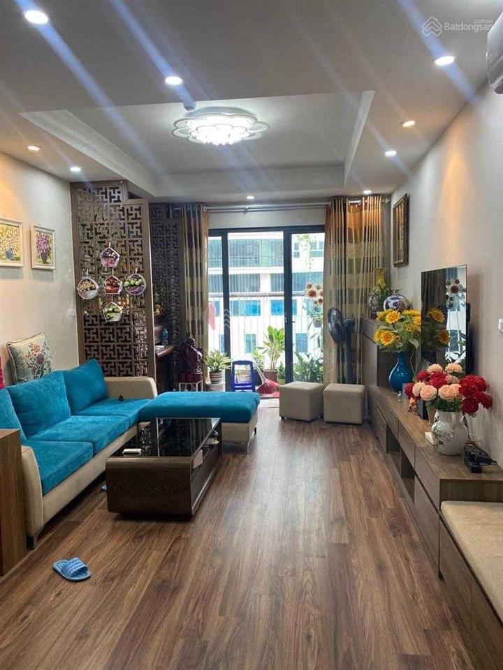 Gia đình tôi cần bán căn góc 3pn 110m2 ban công đn tại chung cư việt đức complex. giá thương lượng