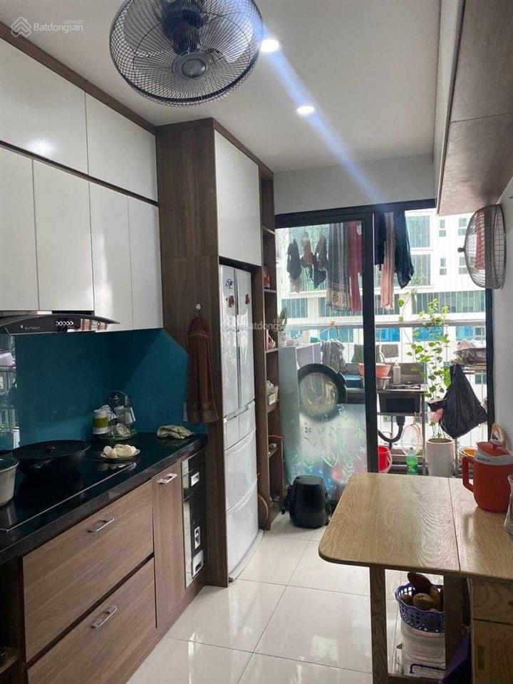 Gia đình tôi cần bán căn góc 3pn 110m2 ban công đn tại chung cư việt đức complex. giá thương lượng