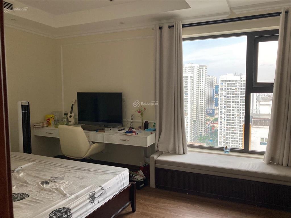 Tôi cần bán căn hộ chung cư việt đức complex ở 39 lê văn lương căn c1 138m2, 3pn, nguyên bản 7.x tỷ