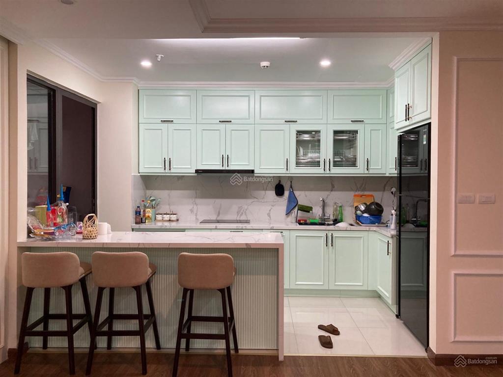 Tôi cần bán căn hộ chung cư việt đức complex ở 39 lê văn lương căn c1 138m2, 3pn, nguyên bản 7.x tỷ