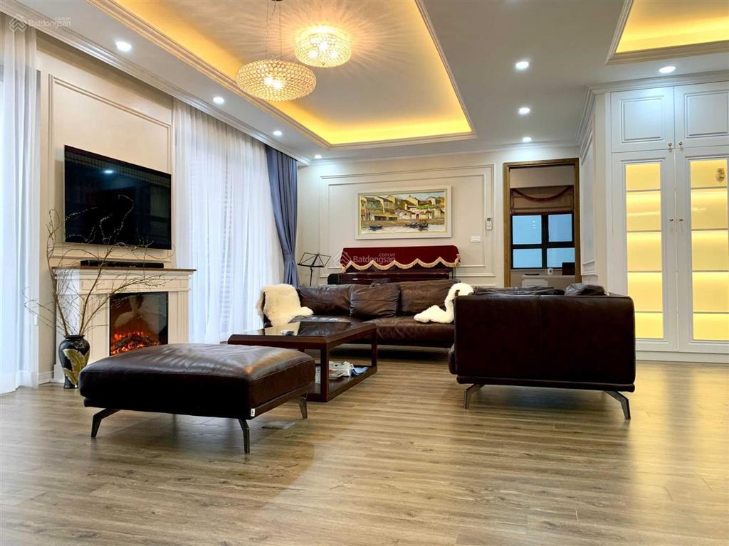 Vợ chồng tôi cần bán nhanh căn 3n tầng trung view phố full nội thất chỉ việc ở ngay đồ như ảnh