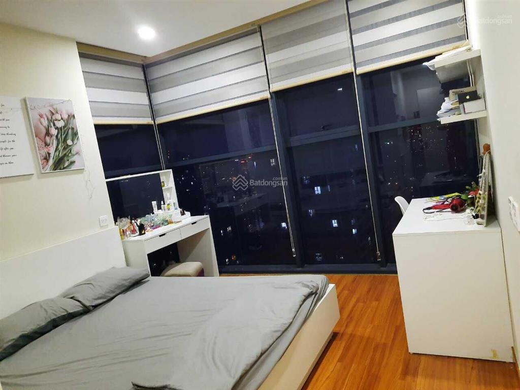 Vợ chồng tôi cần bán nhanh căn 3n tầng trung view phố full nội thất chỉ việc ở ngay đồ như ảnh
